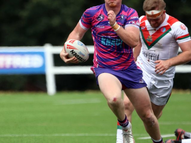 LUIS ROBERTS RE-SIGNS